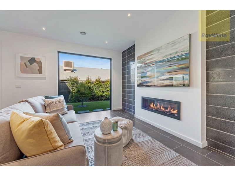 40 Flourish Circuit, Greenvale VIC 3059