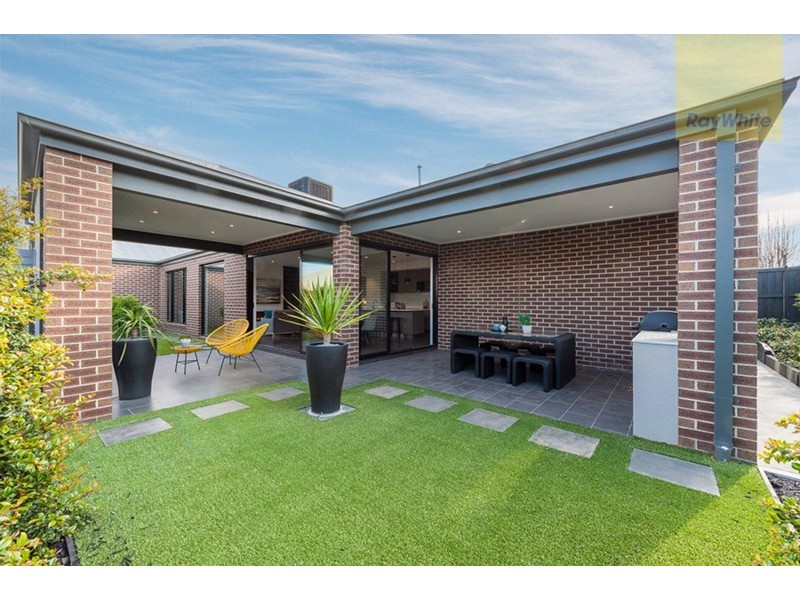40 Flourish Circuit, Greenvale VIC 3059