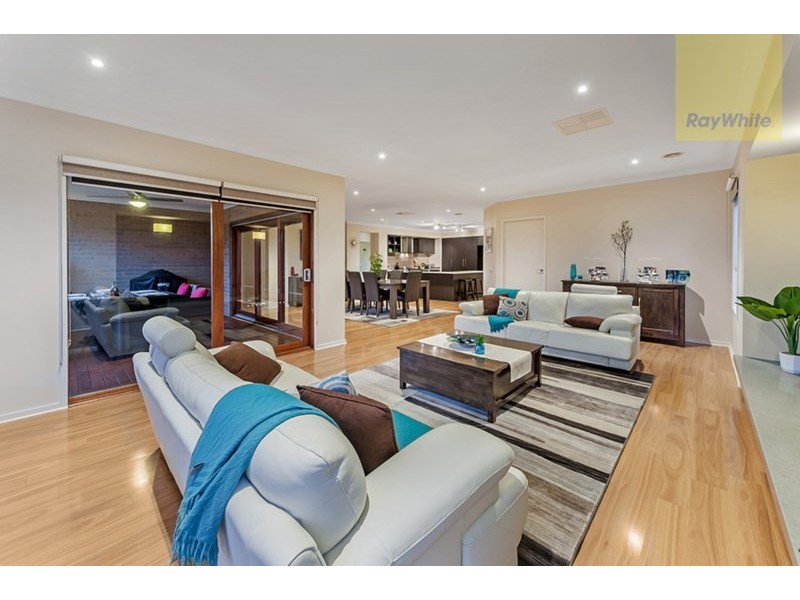 10 Wisteria Avenue, Craigieburn VIC 3064