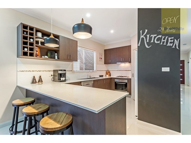 37 Viewside Crescent, Craigieburn VIC 3064