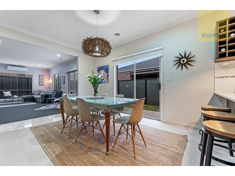 37 Viewside Crescent, Craigieburn VIC 3064