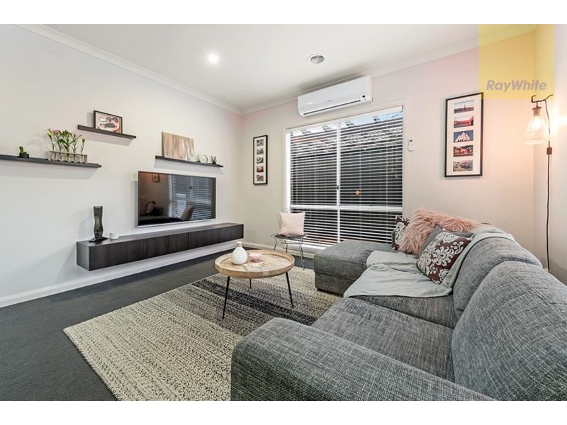 37 Viewside Crescent, Craigieburn VIC 3064