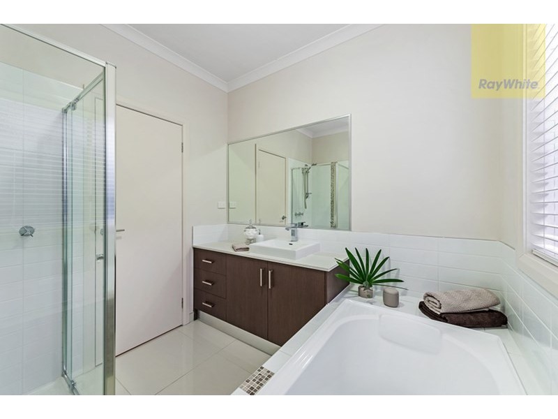 37 Viewside Crescent, Craigieburn VIC 3064