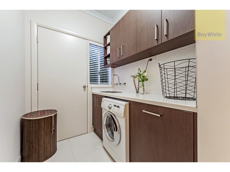 37 Viewside Crescent, Craigieburn VIC 3064