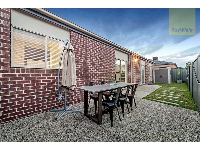 37 Viewside Crescent, Craigieburn VIC 3064