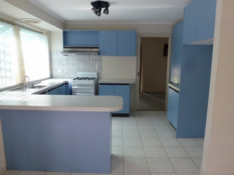 27 Farnborough Avenue, Craigieburn VIC 3064