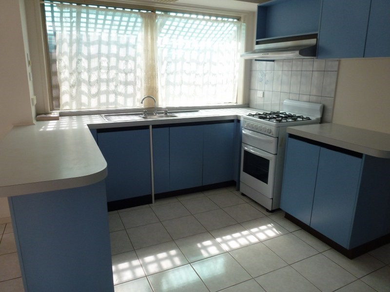 27 Farnborough Avenue, Craigieburn VIC 3064