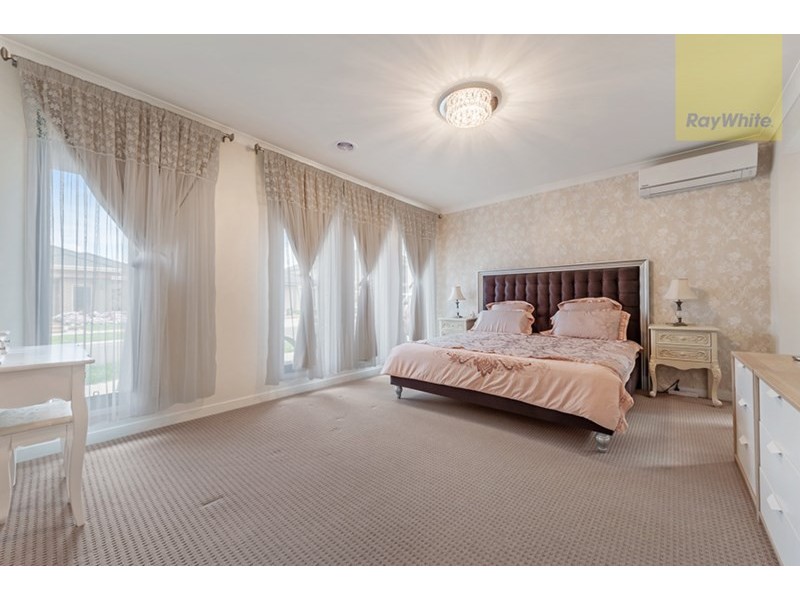 8 Iron Bridge Road, Craigieburn VIC 3064