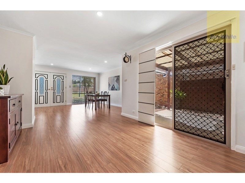 9 Marsden Walk, Roxburgh Park VIC 3064