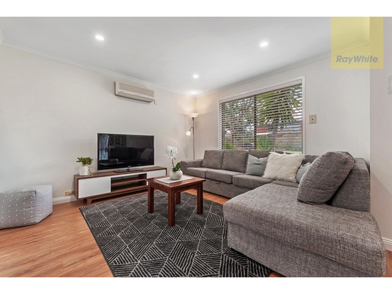 9 Marsden Walk, Roxburgh Park VIC 3064