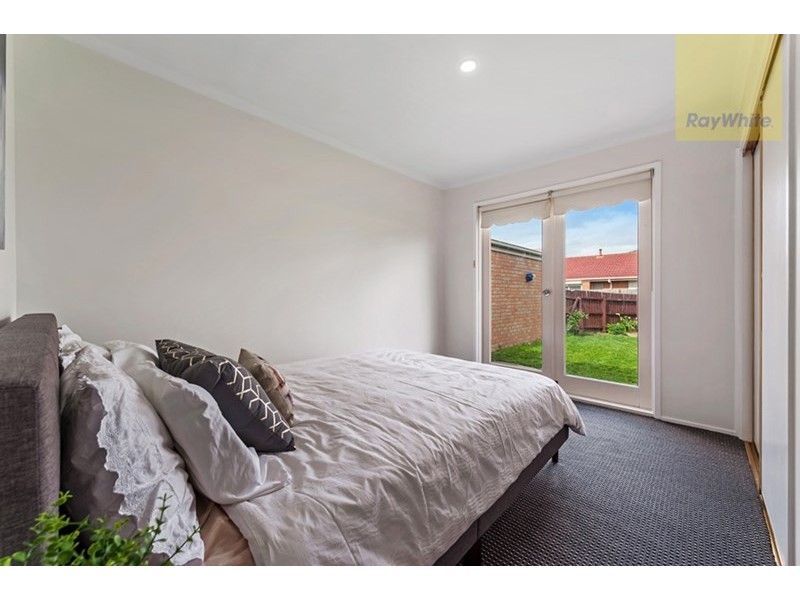 9 Marsden Walk, Roxburgh Park VIC 3064