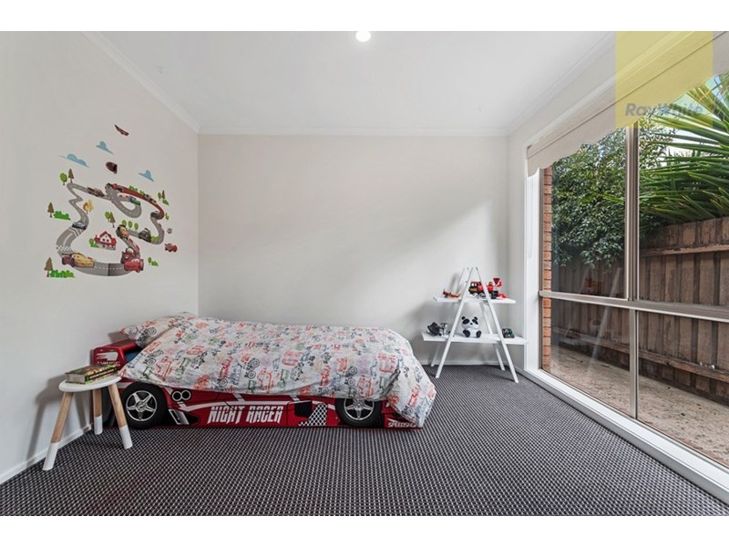 9 Marsden Walk, Roxburgh Park VIC 3064