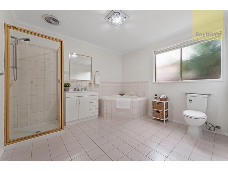 9 Marsden Walk, Roxburgh Park VIC 3064