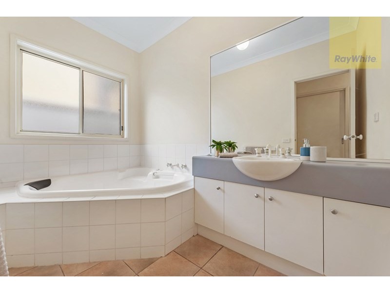 27 Willmott Drive, Craigieburn VIC 3064