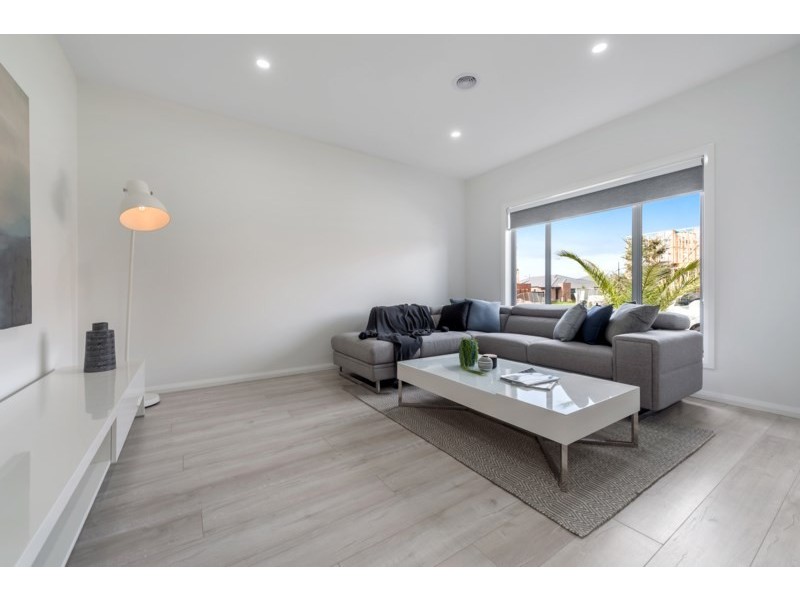 106 Champion Parade, Craigieburn VIC 3064