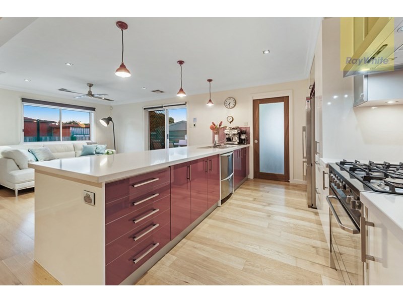 6 Valley Court, Craigieburn VIC 3064