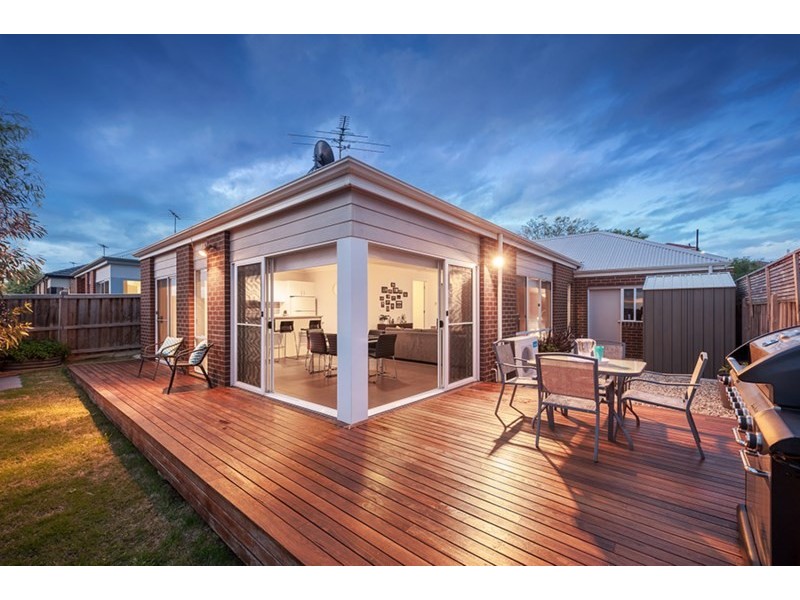 11 Royal Terrace, Craigieburn VIC 3064