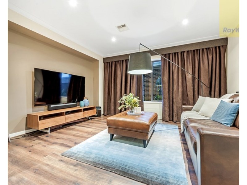 19 Scoria Circuit, Craigieburn VIC 3064