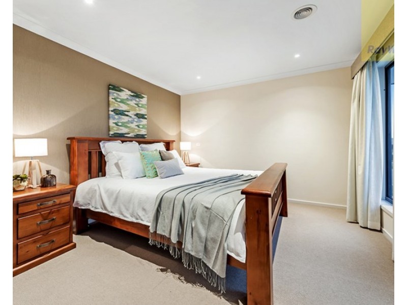 19 Scoria Circuit, Craigieburn VIC 3064