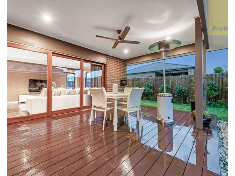 19 Scoria Circuit, Craigieburn VIC 3064