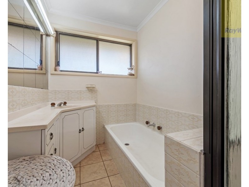 42 Whitley Crescent, Craigieburn VIC 3064