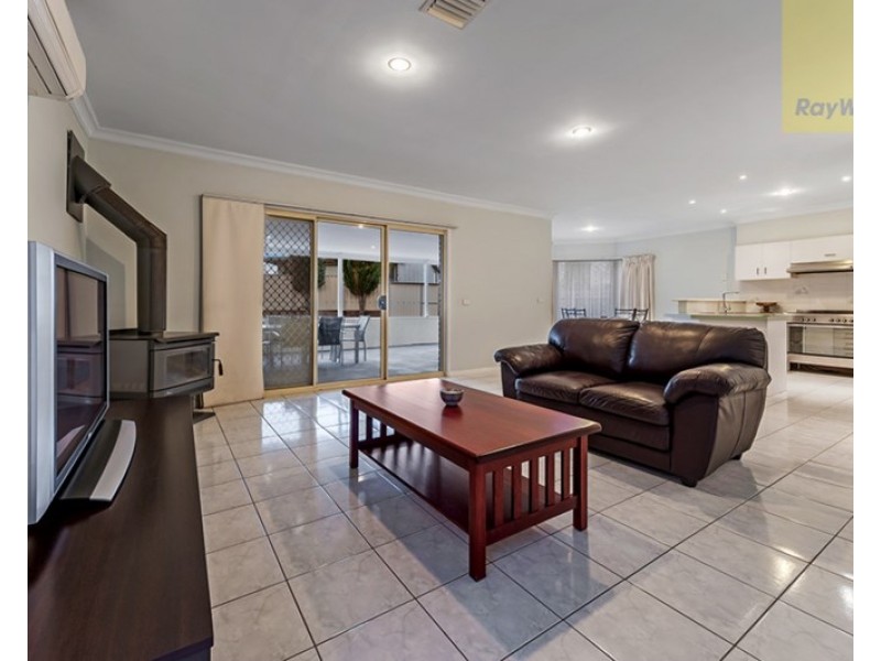 16 Lockhart Avenue, Attwood VIC 3049