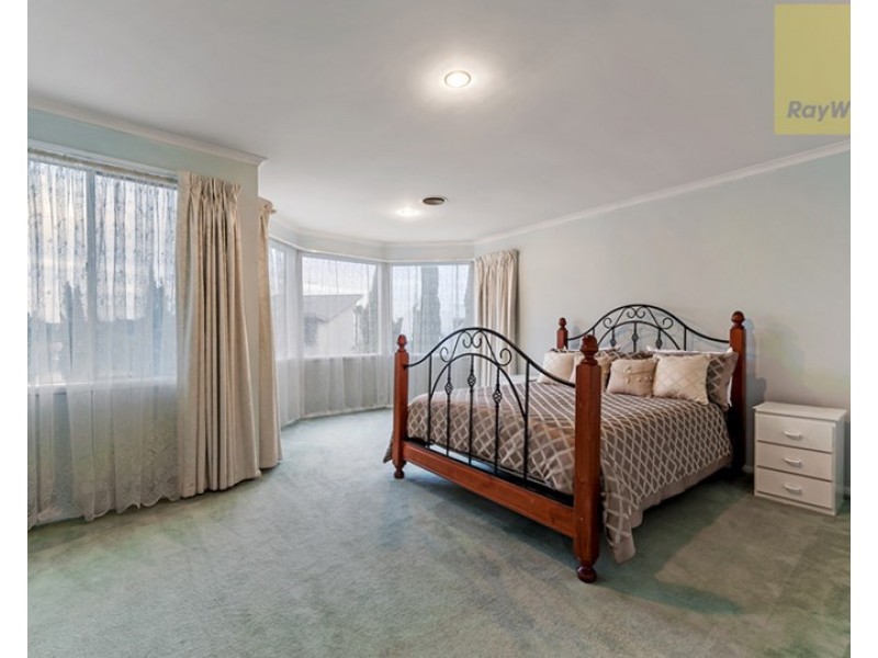 16 Lockhart Avenue, Attwood VIC 3049