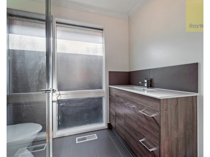 16 Metropolitan Avenue, Craigieburn VIC 3064