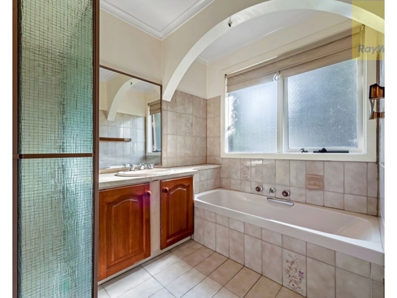 16 Metropolitan Avenue, Craigieburn VIC 3064