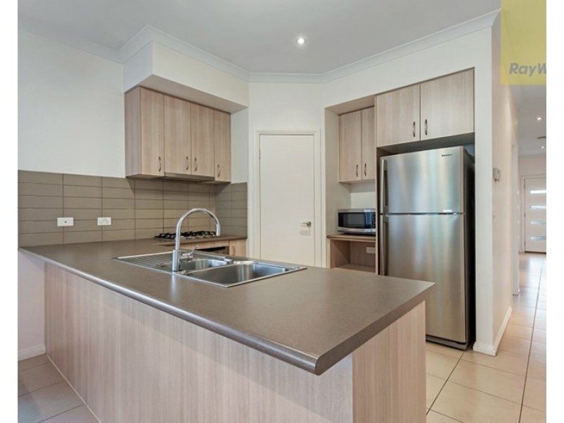 5 Bottlebrush Road, Craigieburn VIC 3064