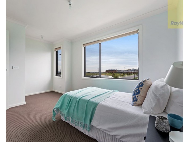 100 Baronial Way, Craigieburn VIC 3064