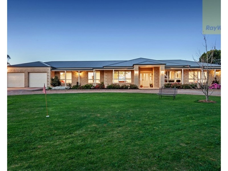 8 Vista Court, Heathcote Junction VIC 3758
