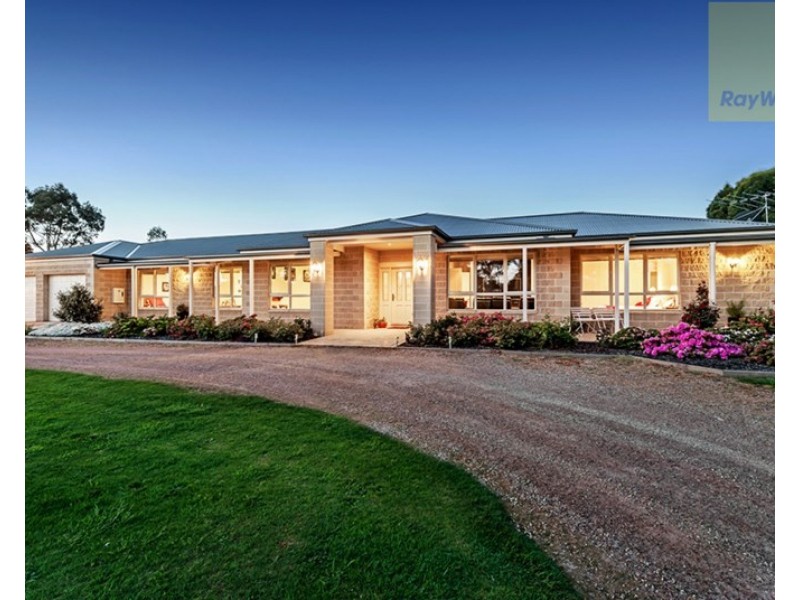 8 Vista Court, Heathcote Junction VIC 3758