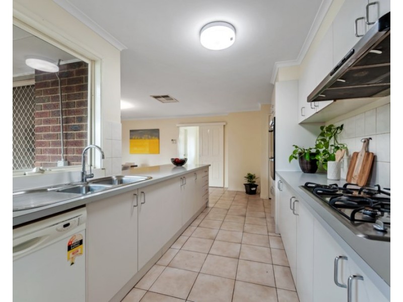 20 Yarcombe Crescent, Craigieburn VIC 3064