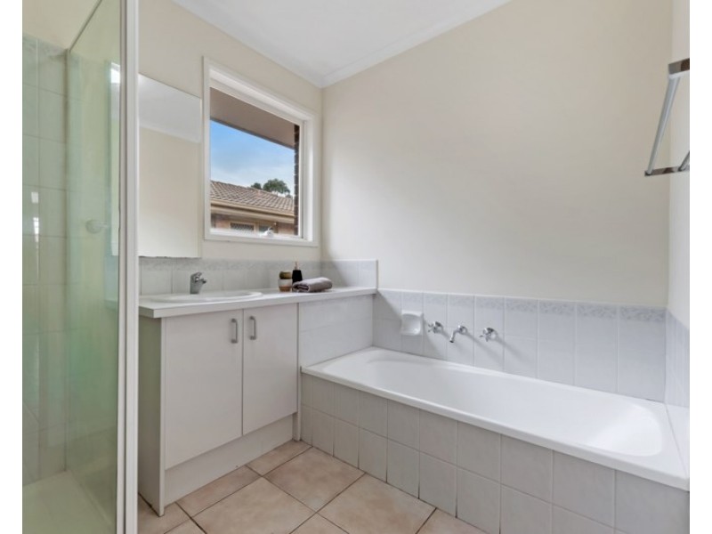 20 Yarcombe Crescent, Craigieburn VIC 3064