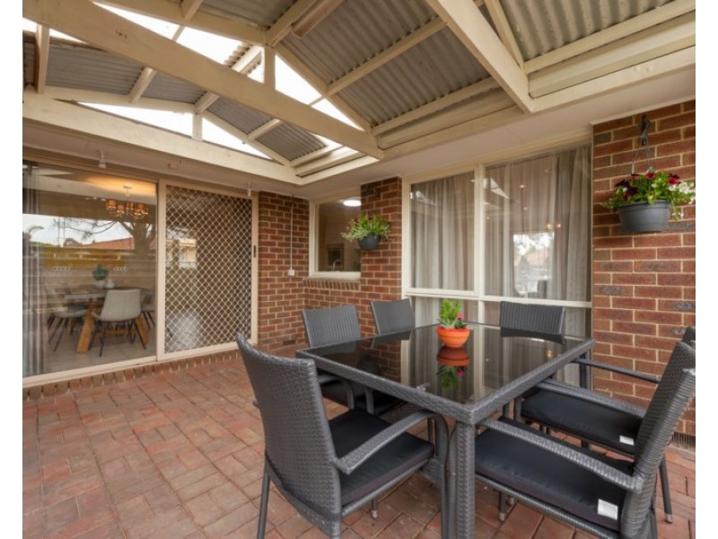 20 Yarcombe Crescent, Craigieburn VIC 3064