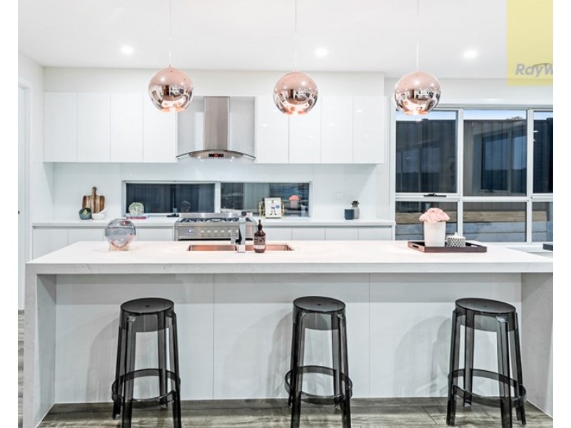 82 Wisteria Avenue, Craigieburn VIC 3064