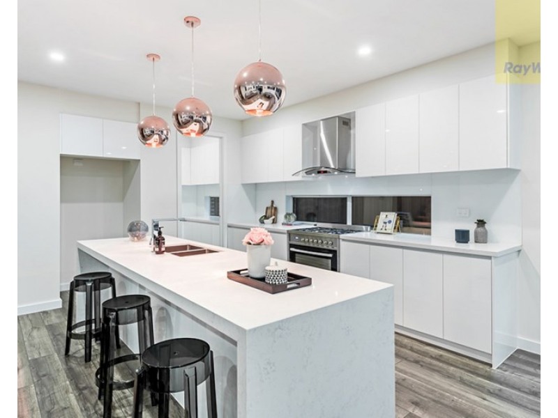 82 Wisteria Avenue, Craigieburn VIC 3064