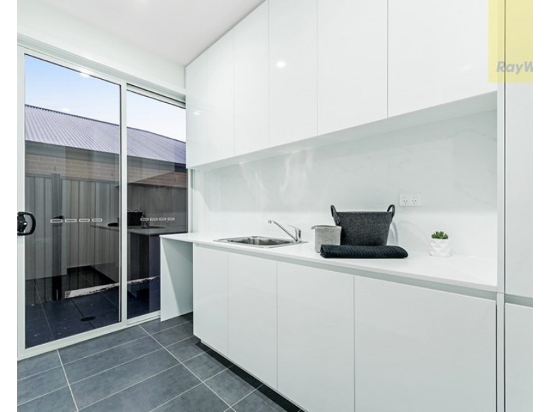 82 Wisteria Avenue, Craigieburn VIC 3064