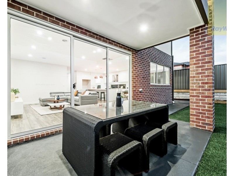 82 Wisteria Avenue, Craigieburn VIC 3064