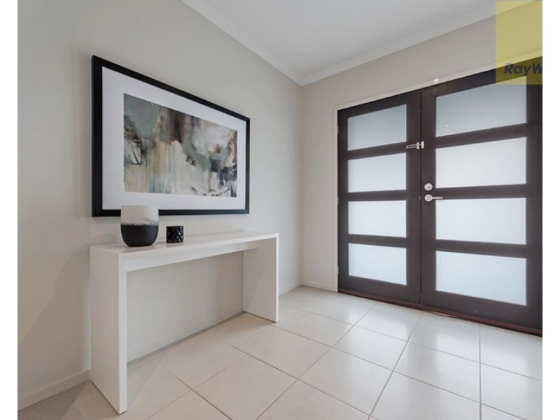 8 Lion Chase, Craigieburn VIC 3064