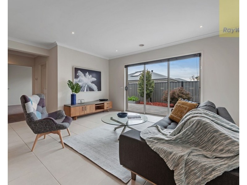 8 Lion Chase, Craigieburn VIC 3064