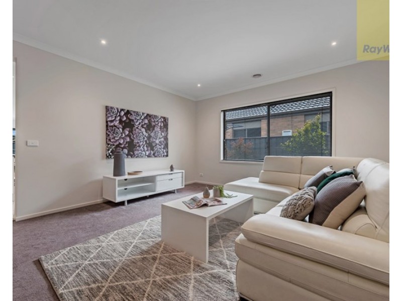 8 Lion Chase, Craigieburn VIC 3064