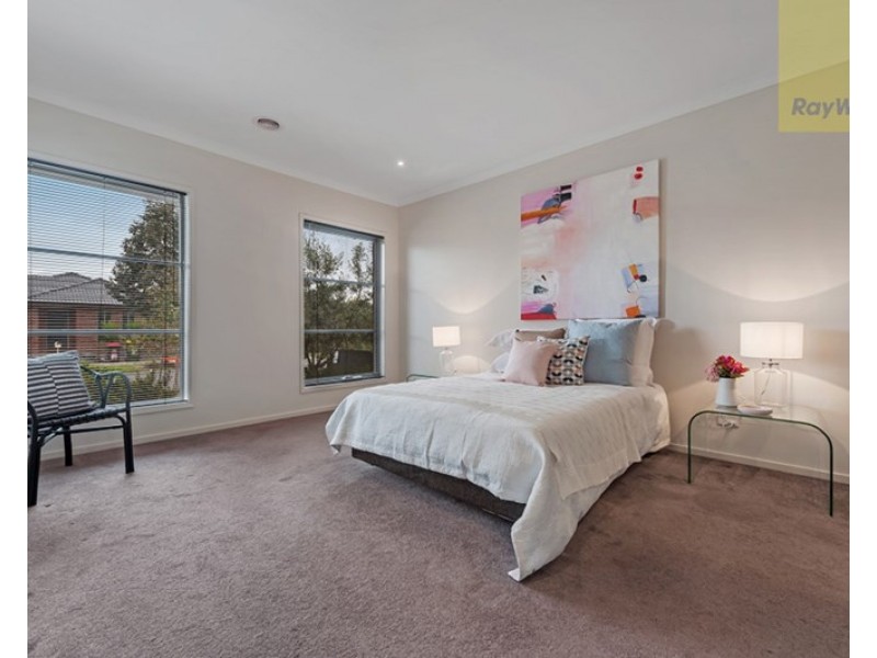8 Lion Chase, Craigieburn VIC 3064
