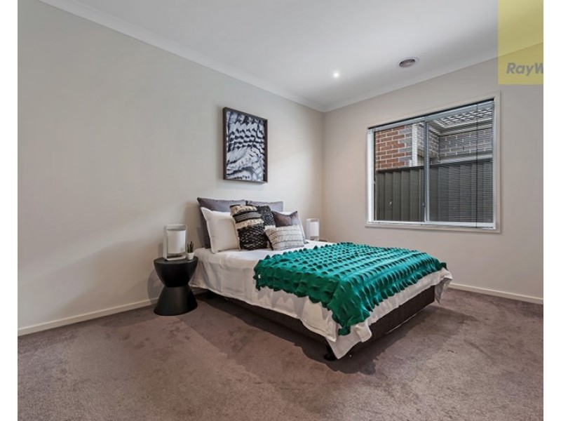 8 Lion Chase, Craigieburn VIC 3064