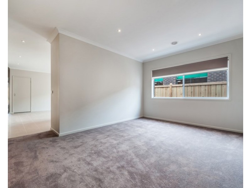 18 Solar Way, Mickleham VIC 3064