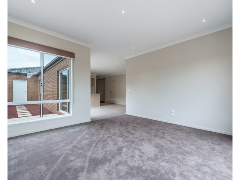 18 Solar Way, Mickleham VIC 3064