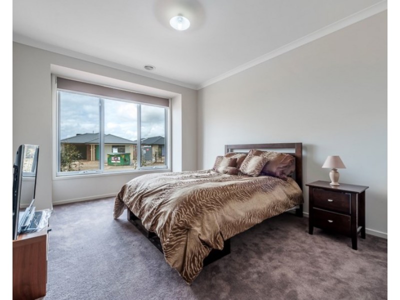 18 Solar Way, Mickleham VIC 3064