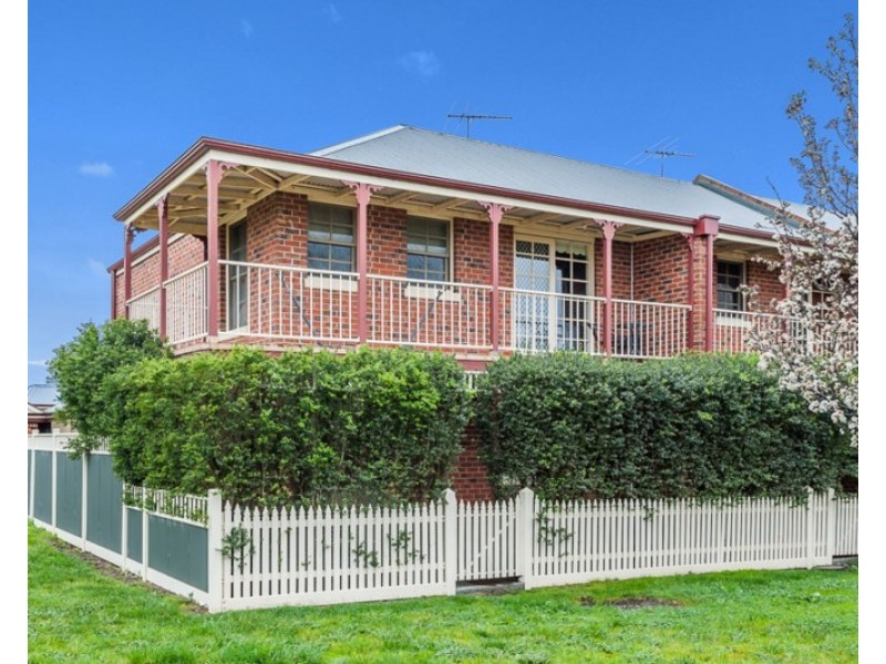 13 Meadowbank Lane, Craigieburn VIC 3064