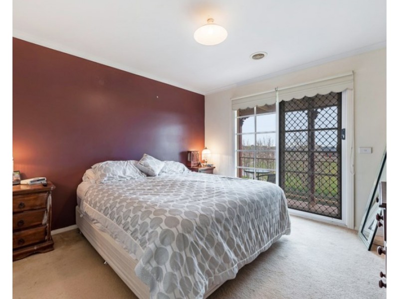 13 Meadowbank Lane, Craigieburn VIC 3064